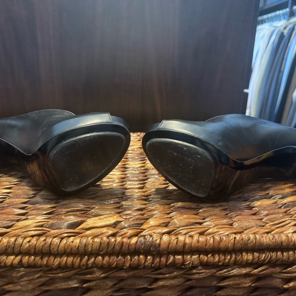 Prada Black Leather Heels - image 4